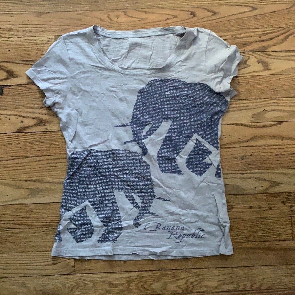 Banana Republic elephant tshirt
